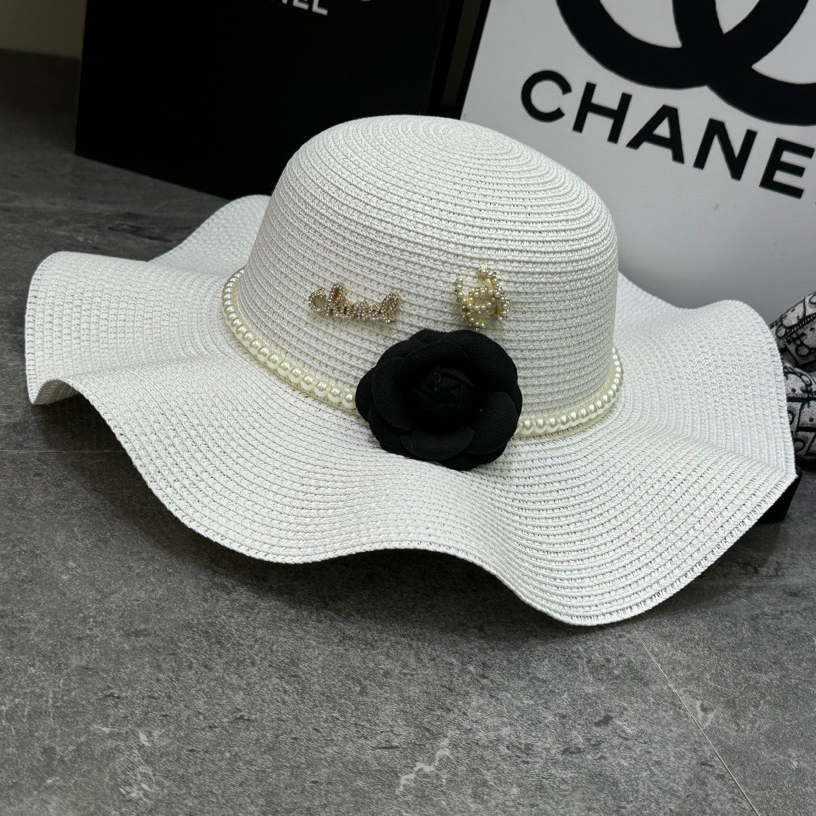 Ladies New Fashionable Wavy Edge Large Brim Sun Hat