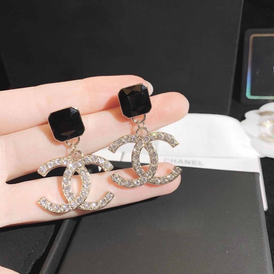 Women's Super Sparkling Fashion Rhinestone Earrings