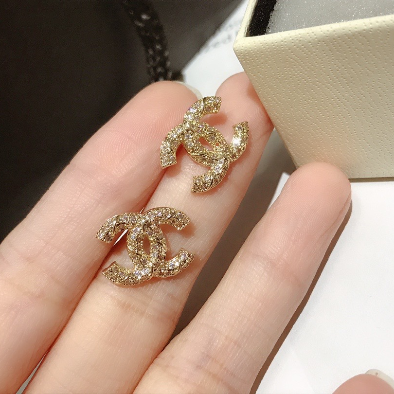 Women's Super Sparkling Fashion Rhinestone Earrings