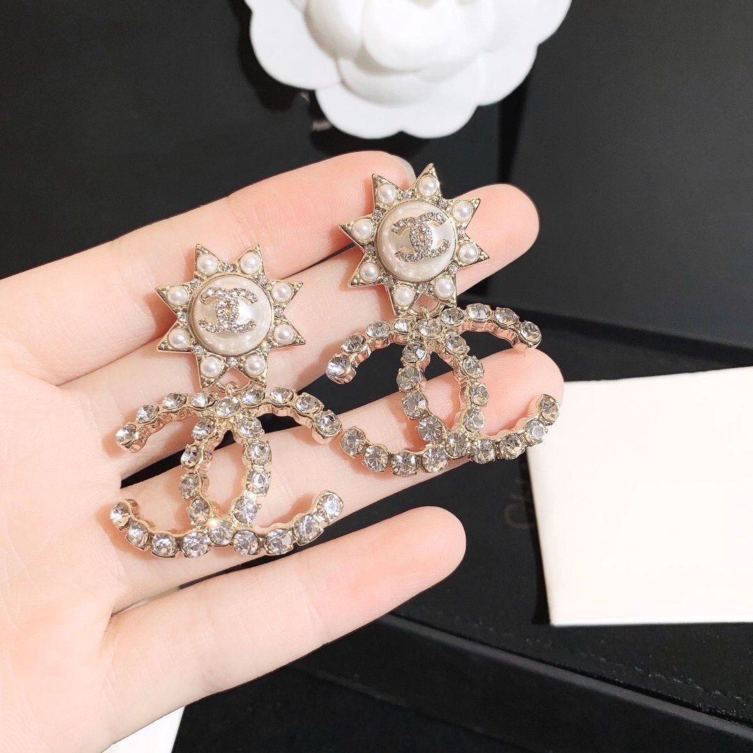 Women's Super Sparkling Fashion Rhinestone Earrings