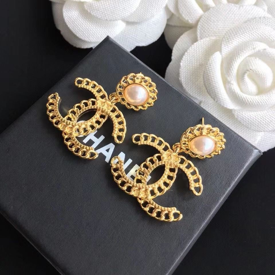 Ladies Fashionable And Exquisite Rhinestone Earrings