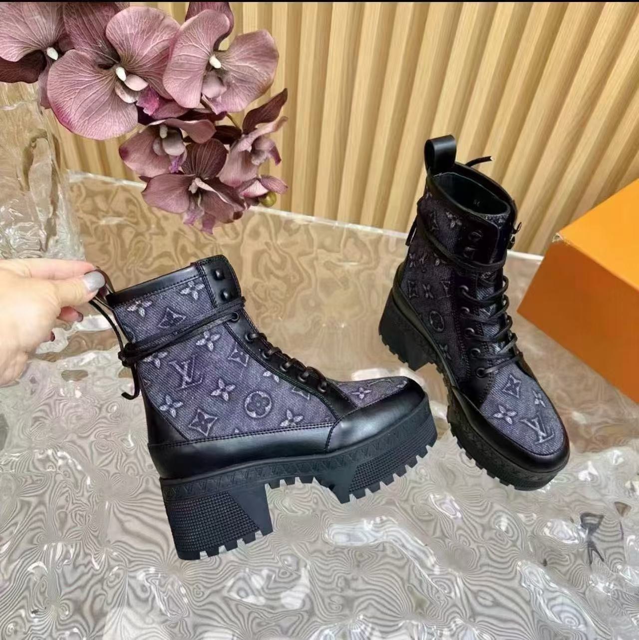 Ladies New Style Printed High Top Martin Boots