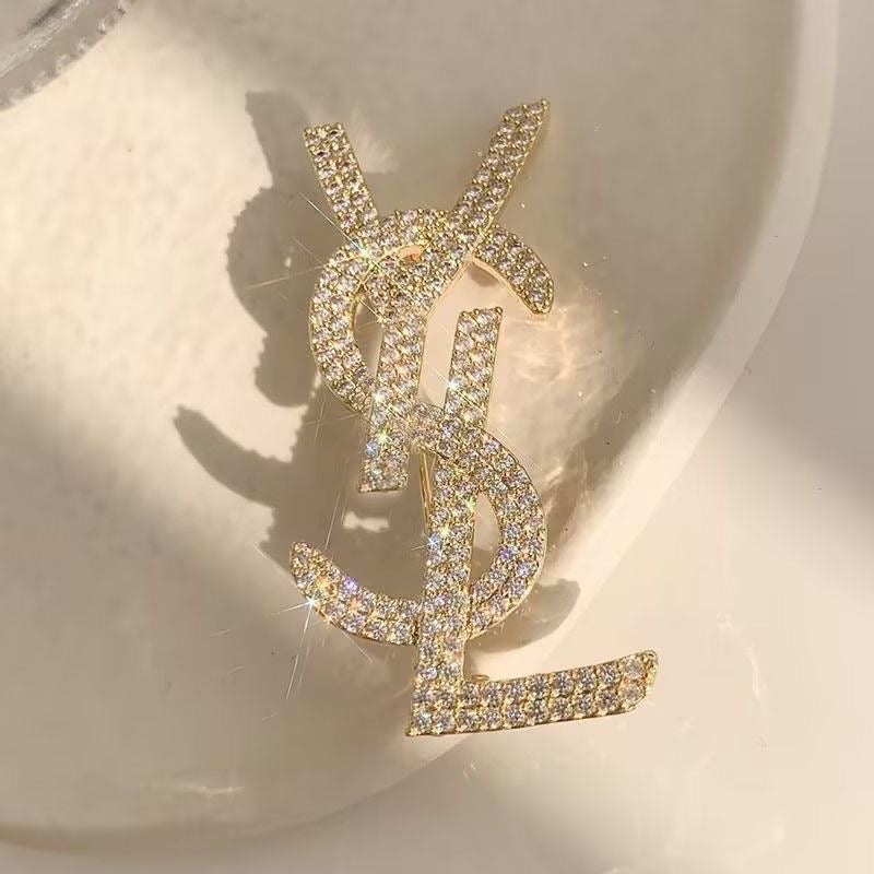 Exquisite And Versatile Brooch For Women