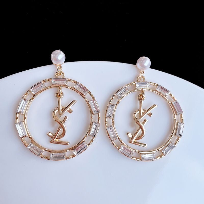 Ladies New Exquisite Earrings