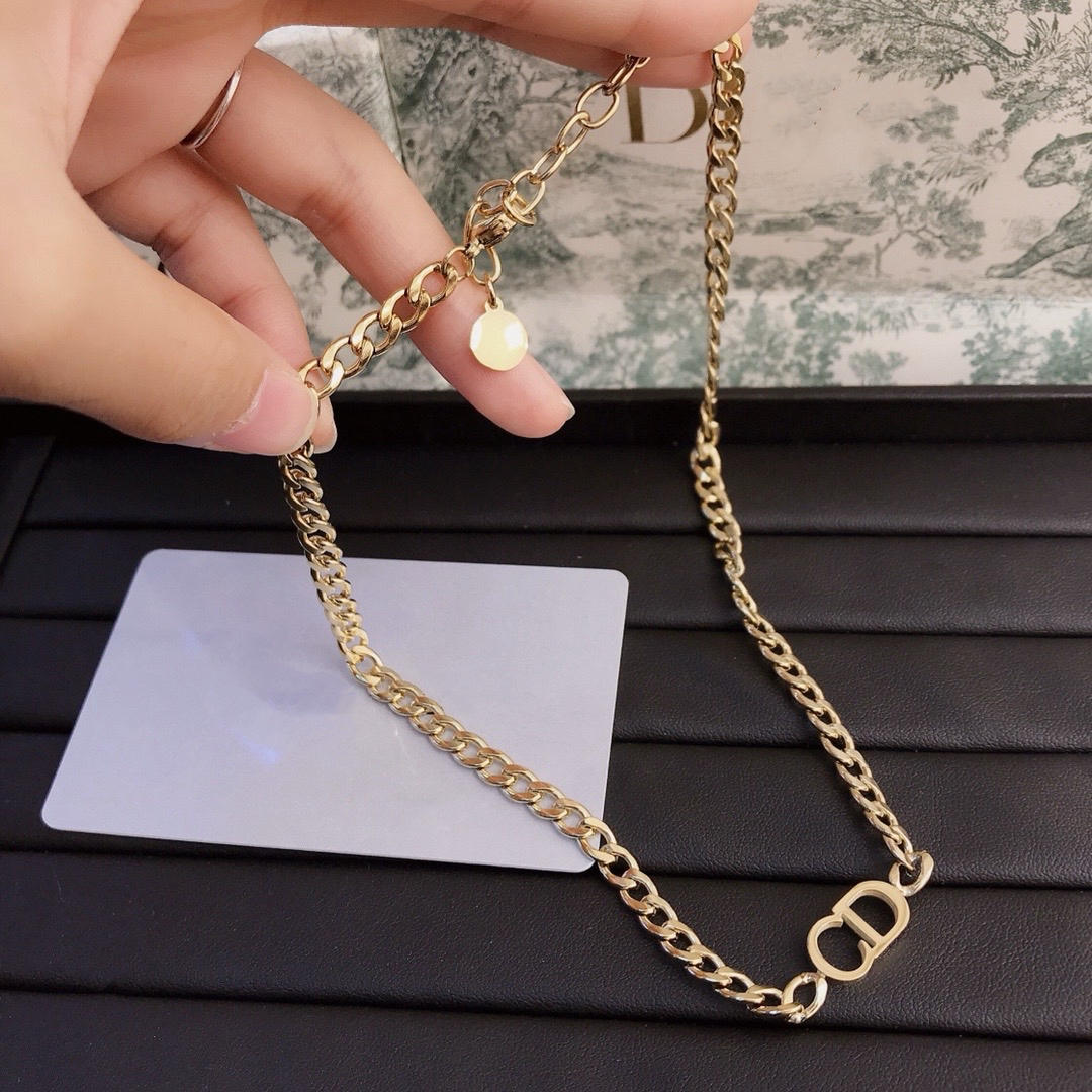 Women's Fashionable And Versatile Necklaces