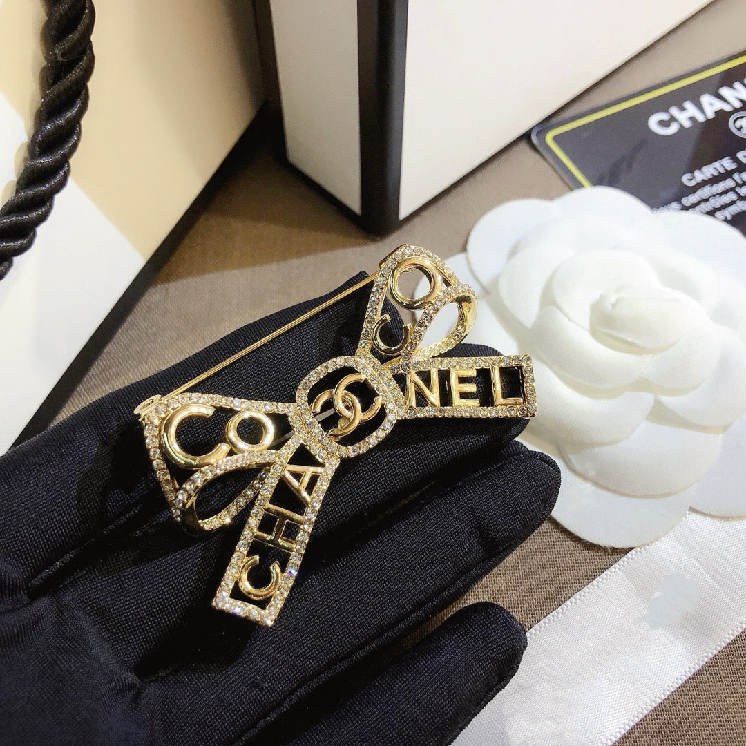 Ladies New High-end Brooch