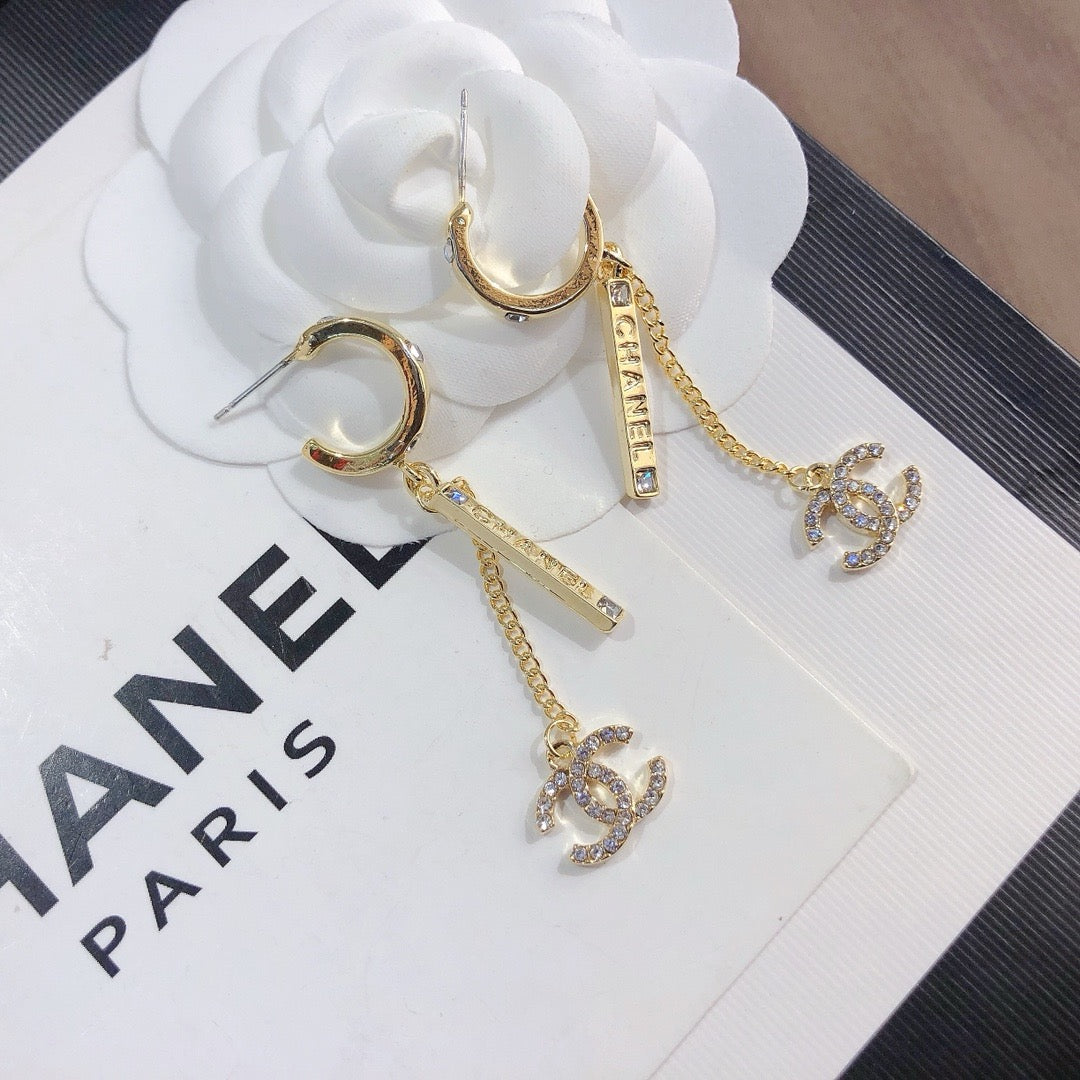 Ladies New High-end Earrings