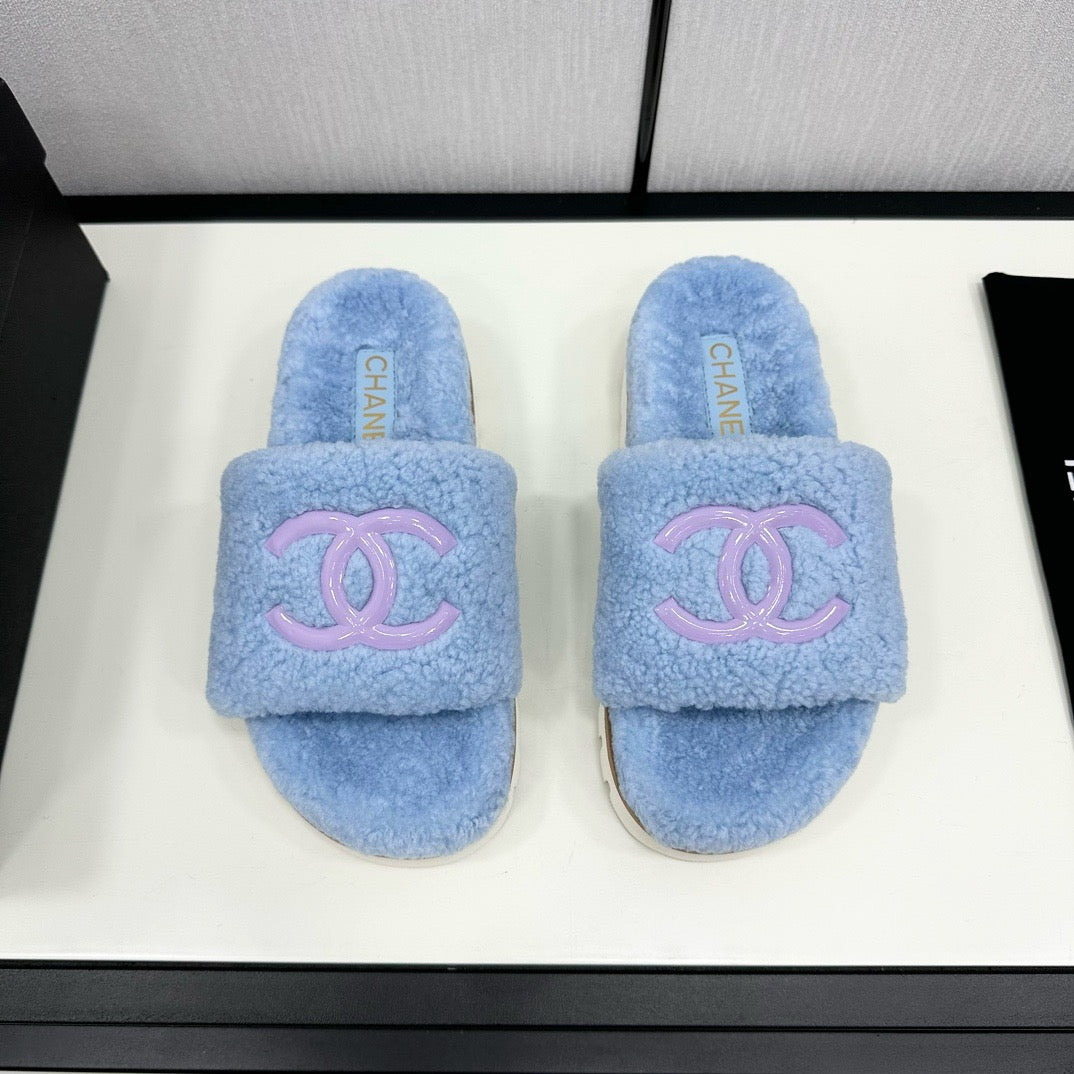 Ladies New Fur Slippers