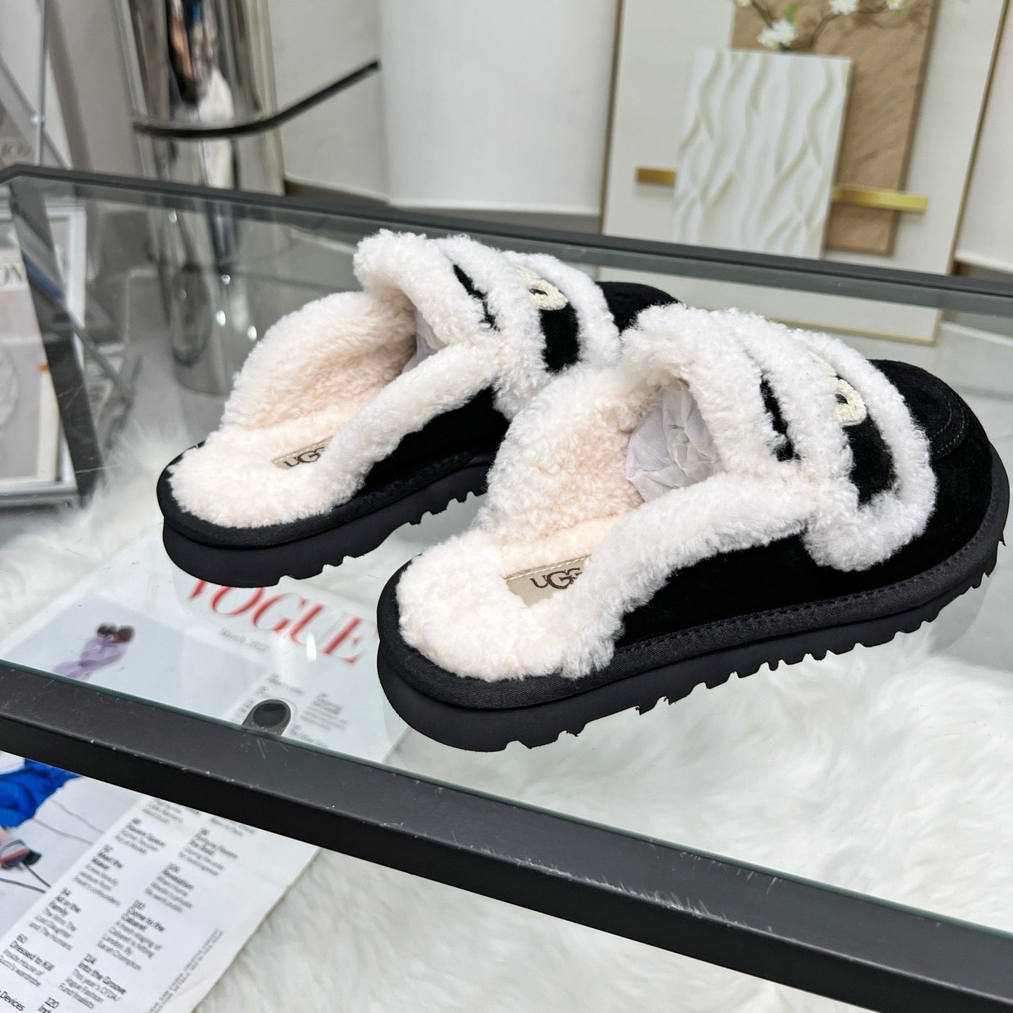 Women's embroidered round toe wool slippers