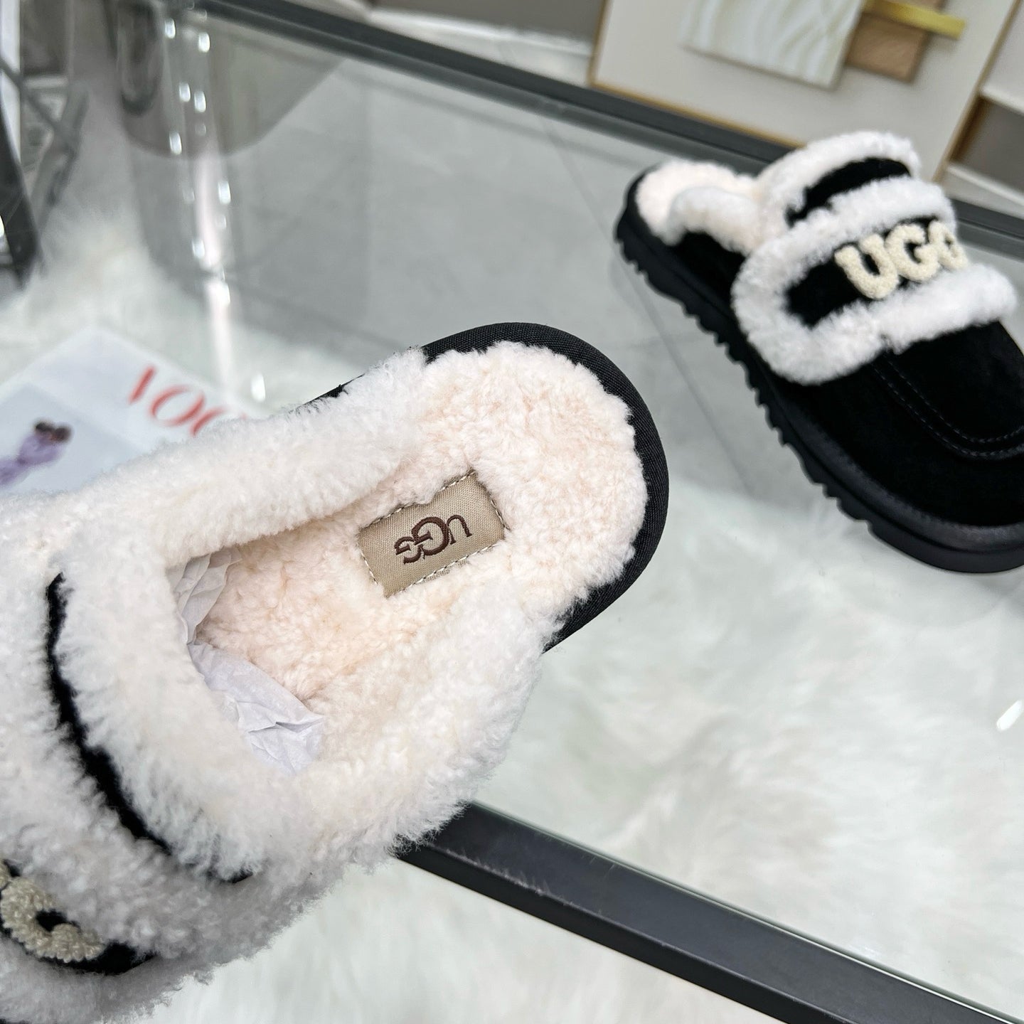 Women's embroidered round toe wool slippers