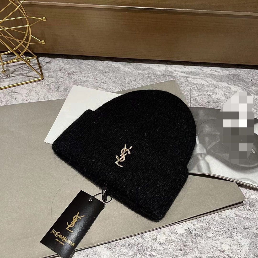 Fashionable High-end Rivet Knitted Hat