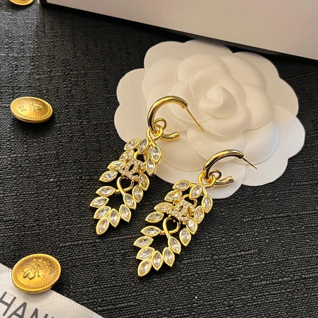 Ladies New Style Letter Logo Fashion Earrings