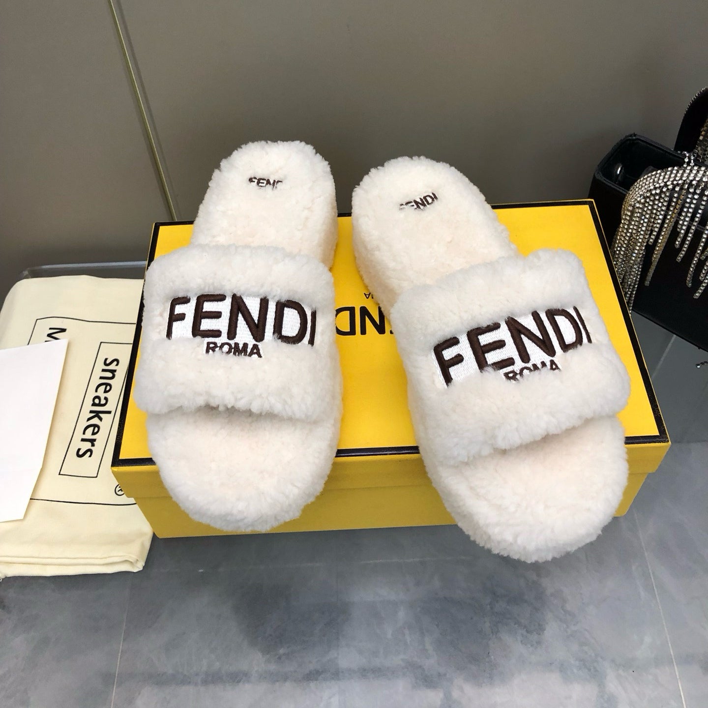 Ladies New Fur Slippers