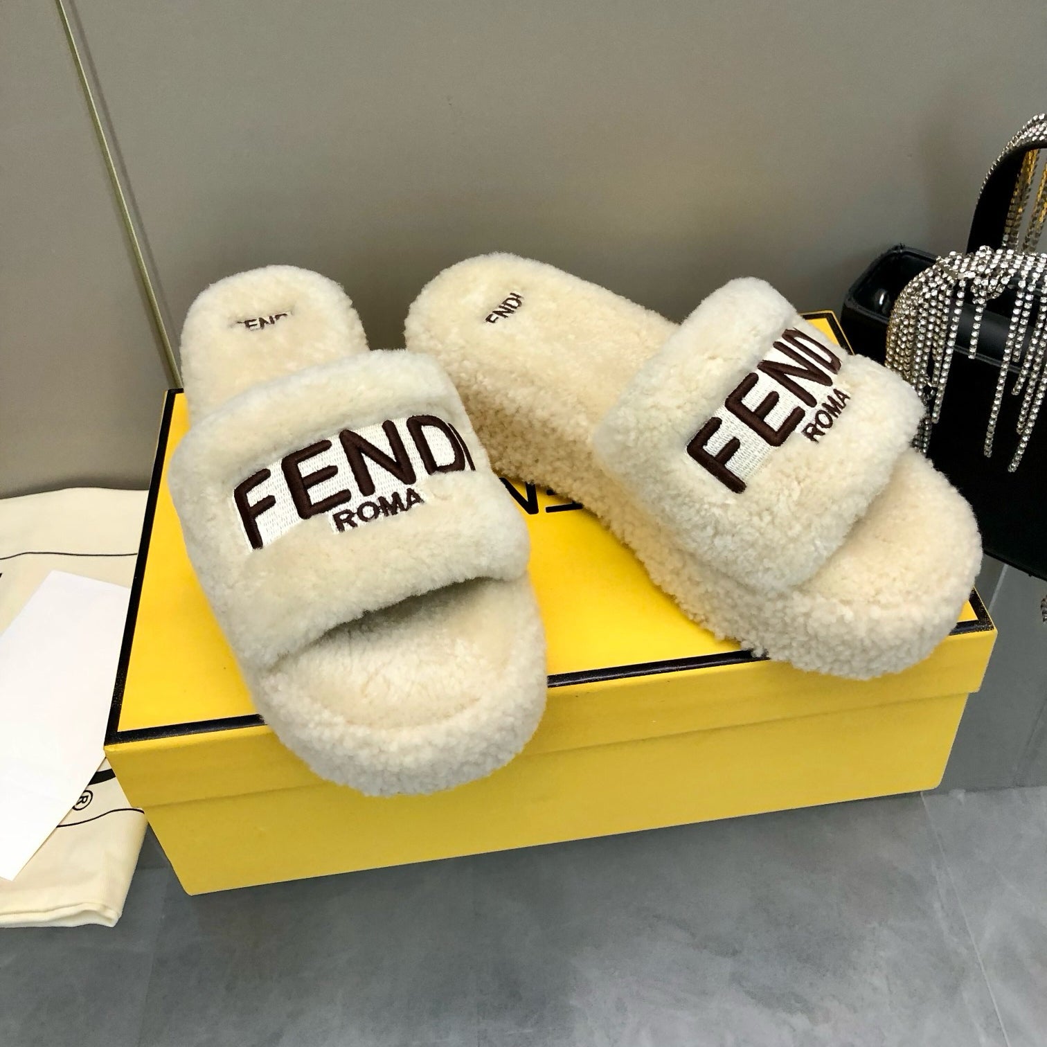 Ladies New Fur Slippers