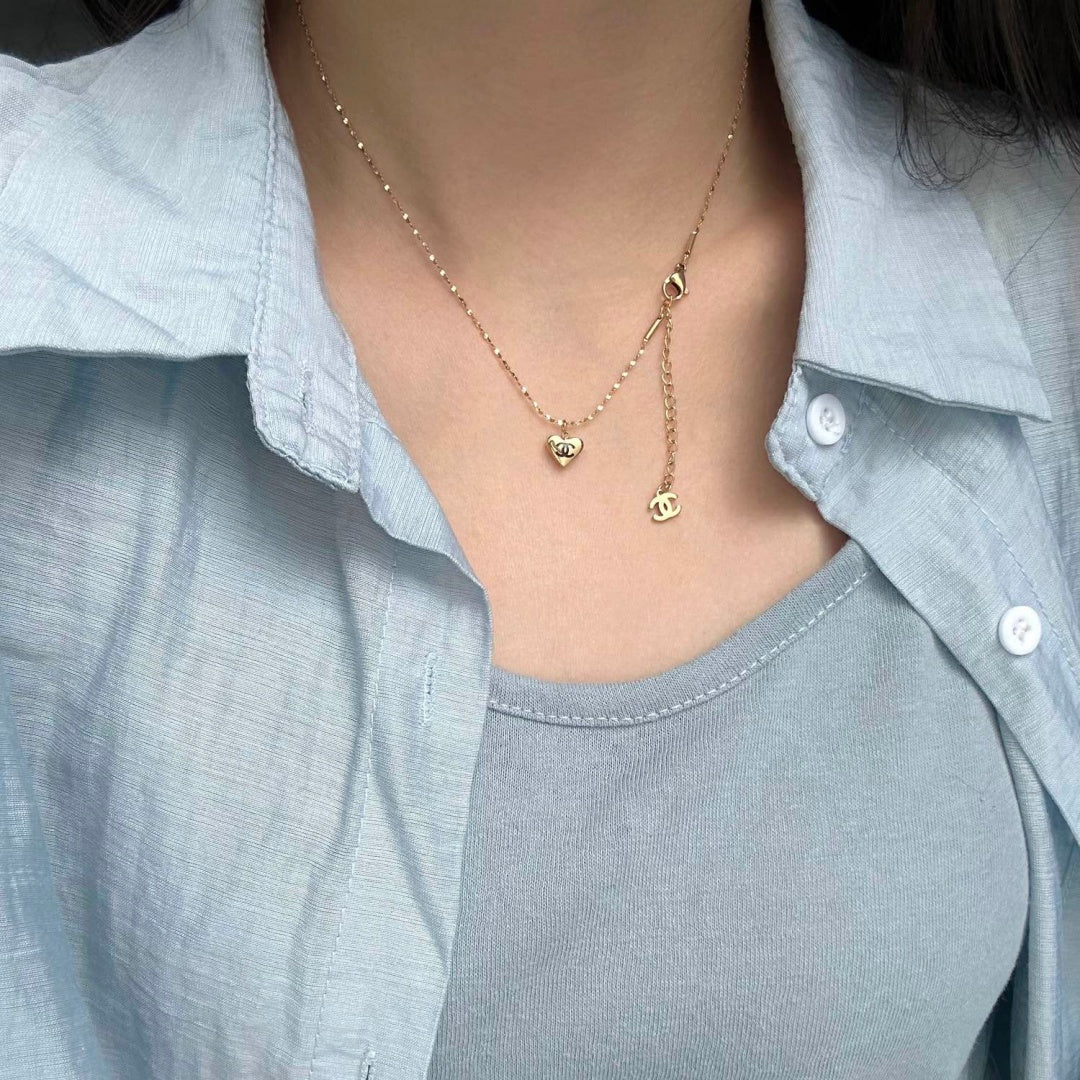 Ladies Simple Fashion Pendant Necklace