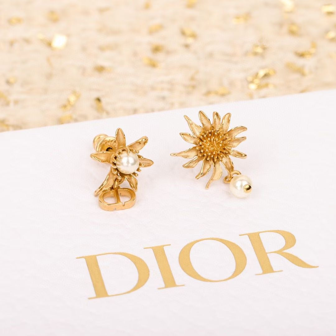 Women's Fashion High-end Letter Earrings