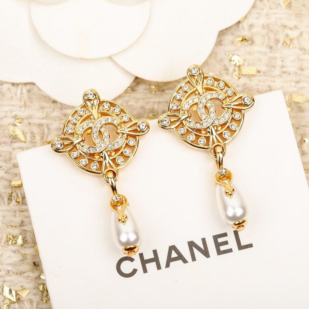 Women's Fashion High-end Letter Earrings