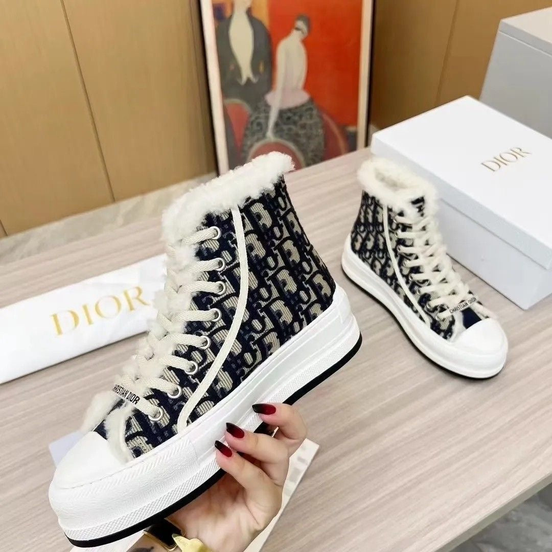 Ladies New Embroidered High Top Fur Shoes