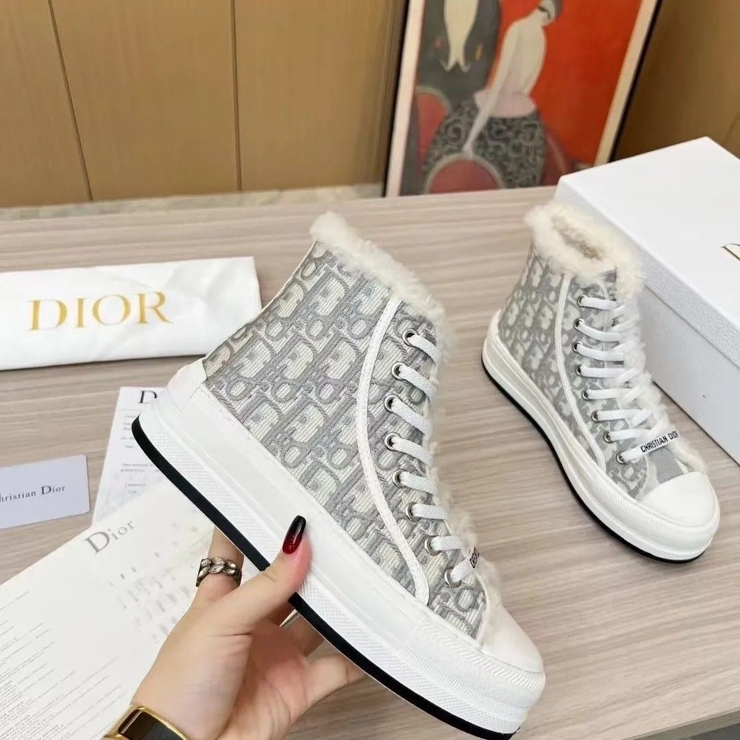 Ladies New Embroidered High Top Fur Shoes