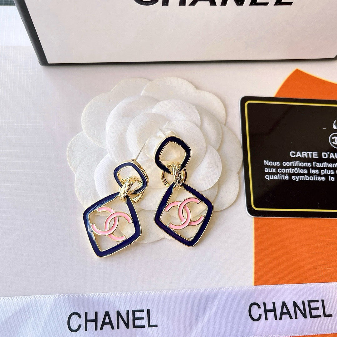 Ladies New High-end Fashion Earrings