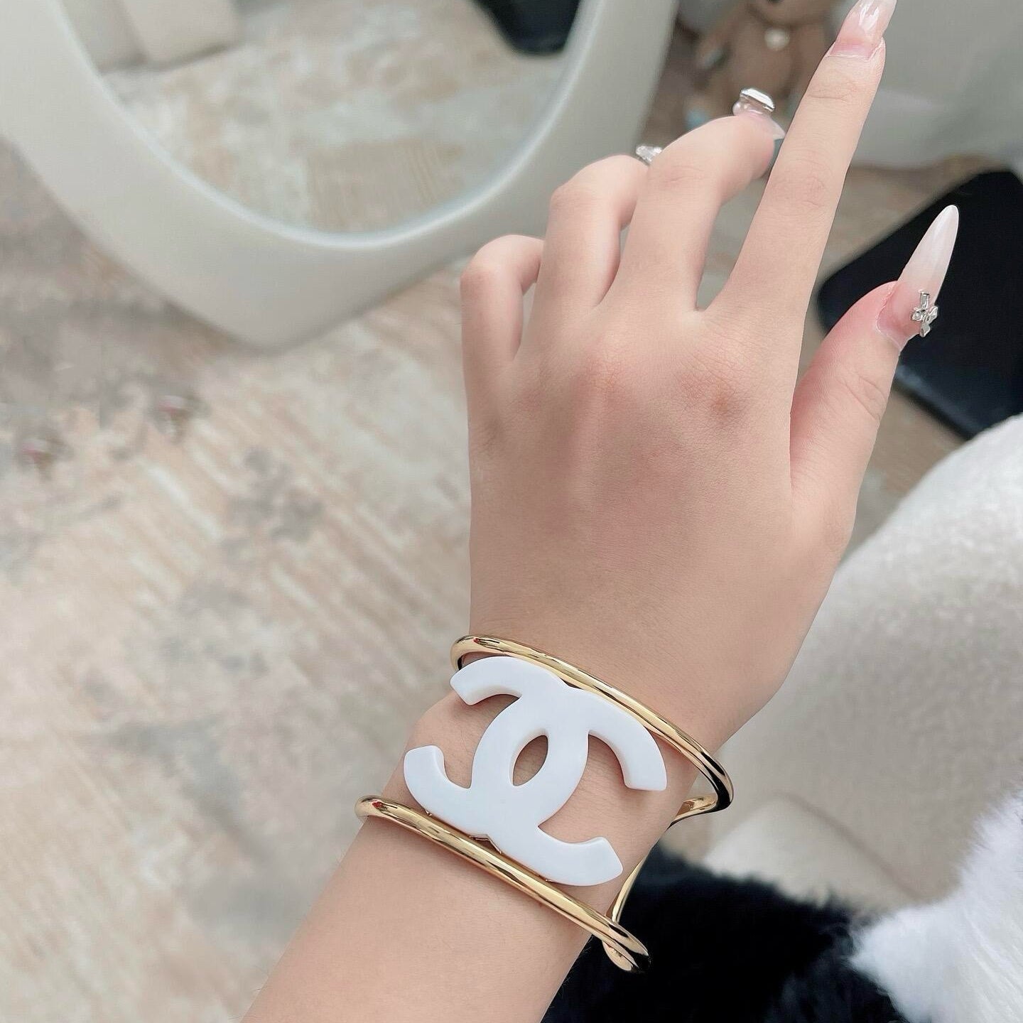 Ladies New High-end Stylish Bracelet