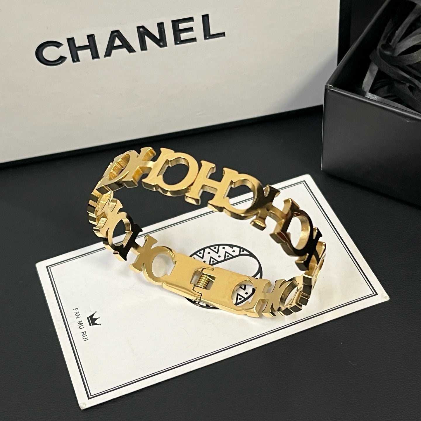 Women's Fashionable High-end Bracelet