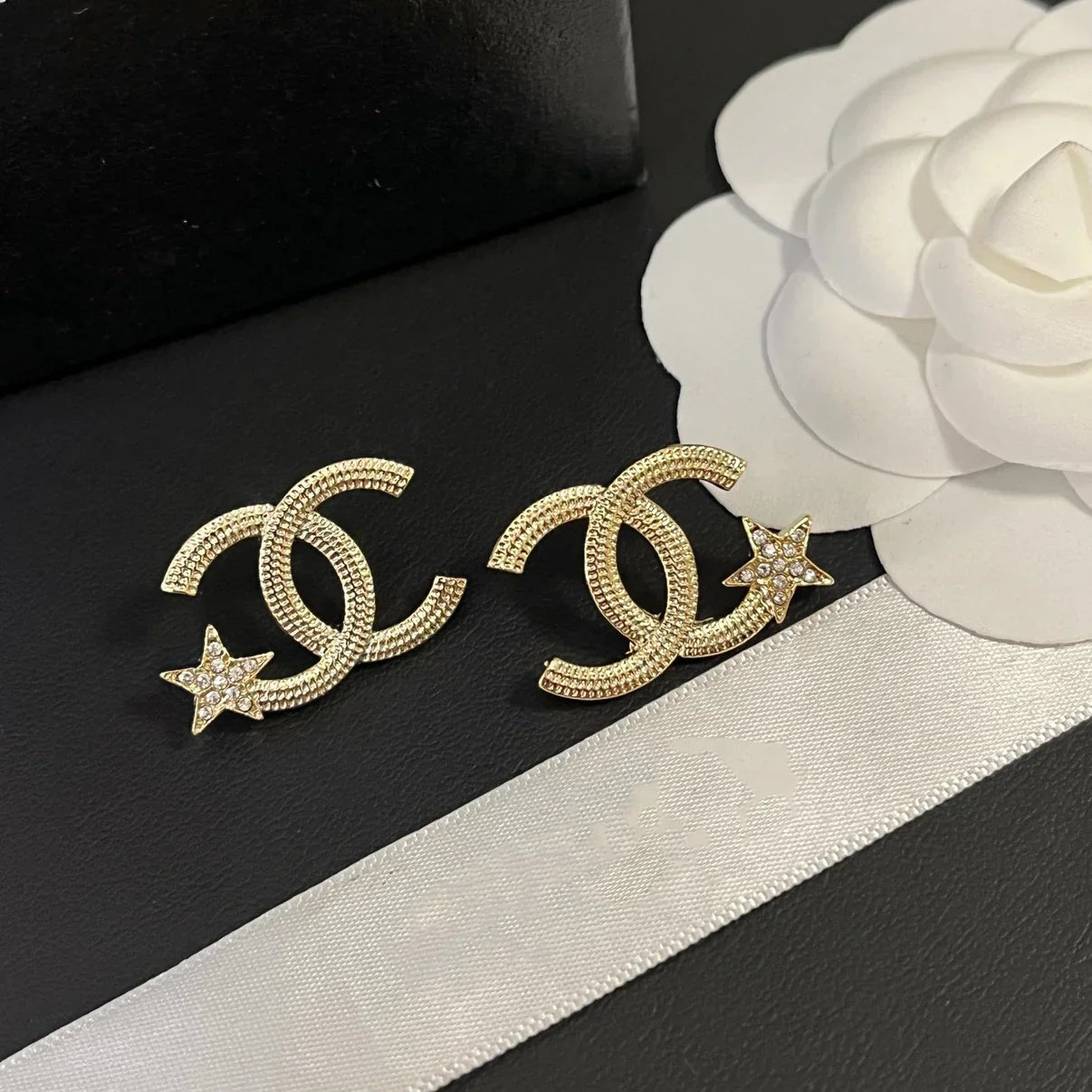 Women's High-end Letter Fashion Earrings