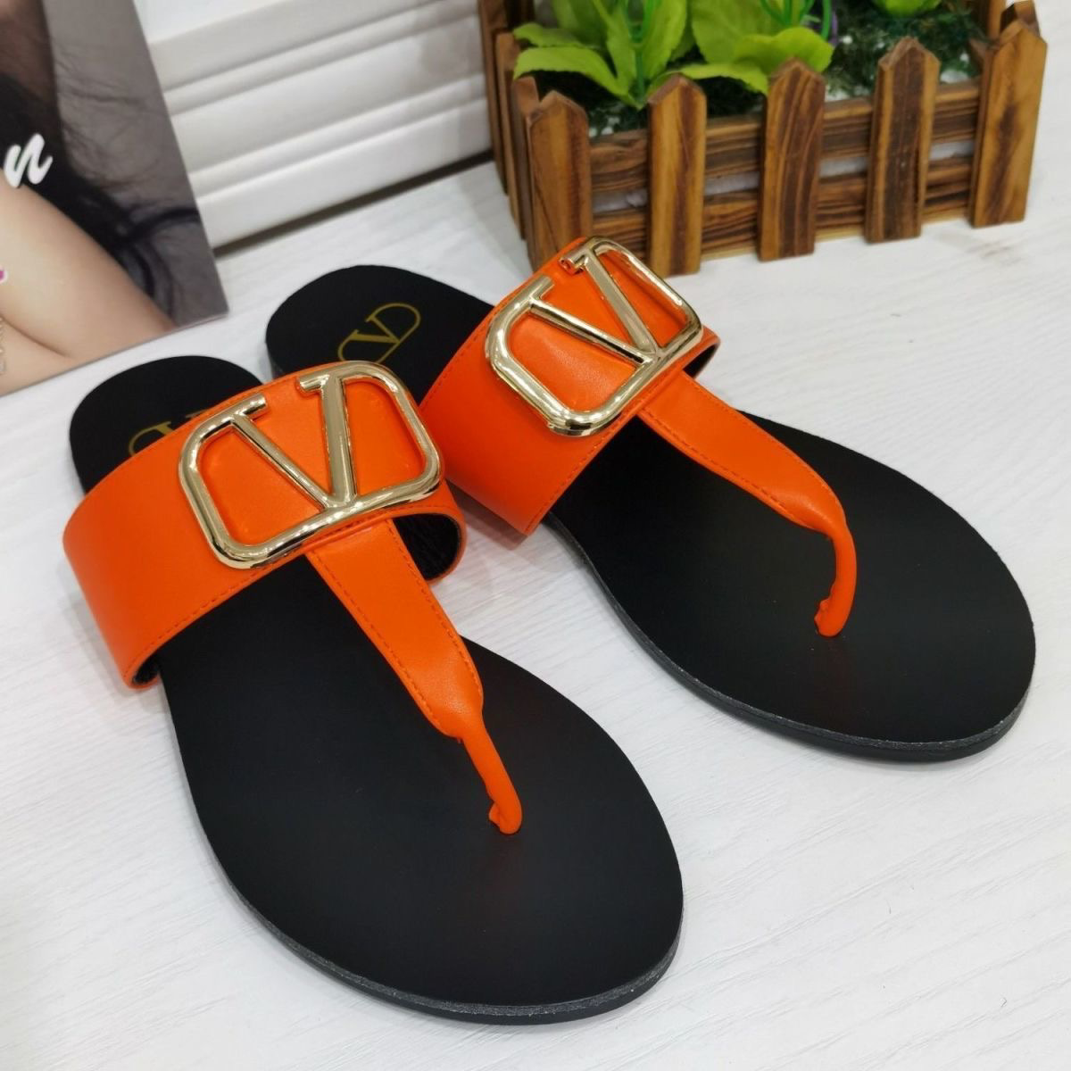 Ladies New Fashion Versatile Flat Beach Flip-flops